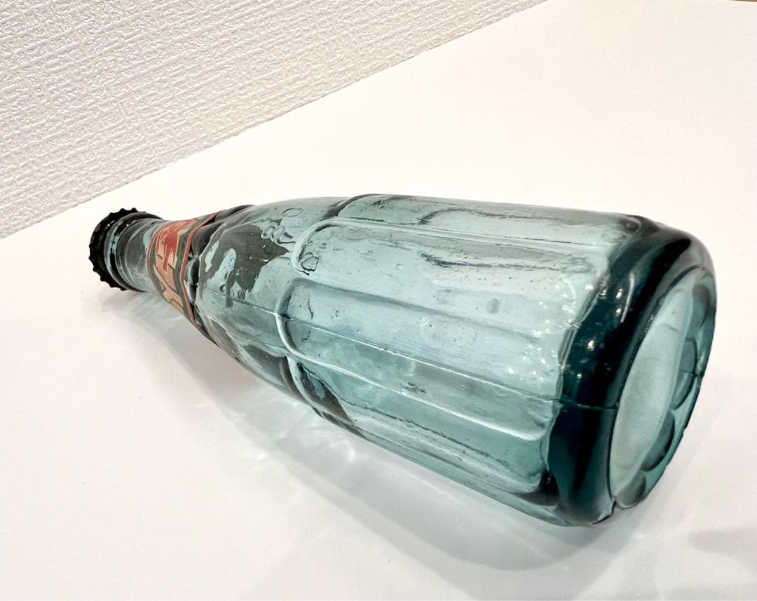 アンティーク　イチゴ水瓶　型吹きガラス　昭和初期　蓋・ラベル有り　希少