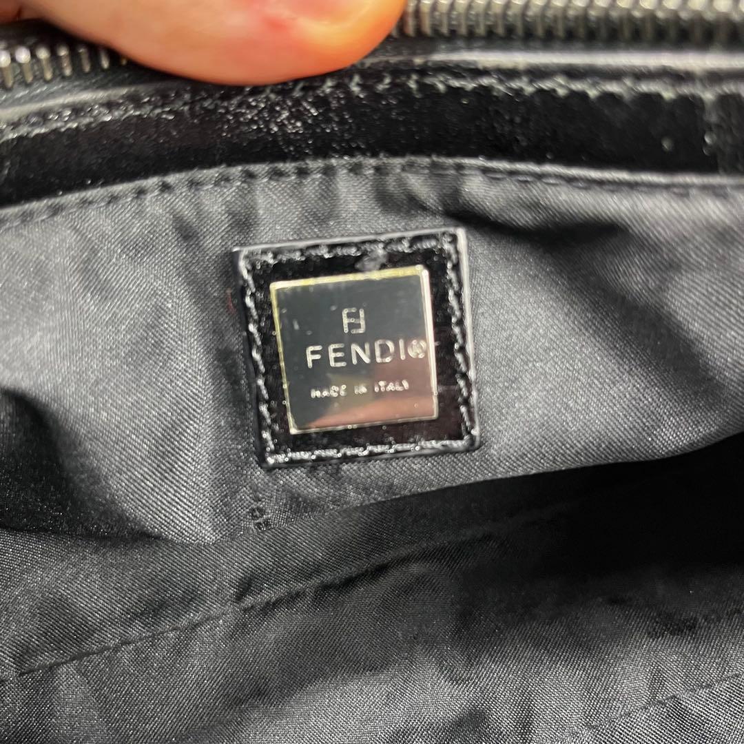 美品 FENDI フェンディ アクセサリーポーチ ズッカ柄 ブラック 黒