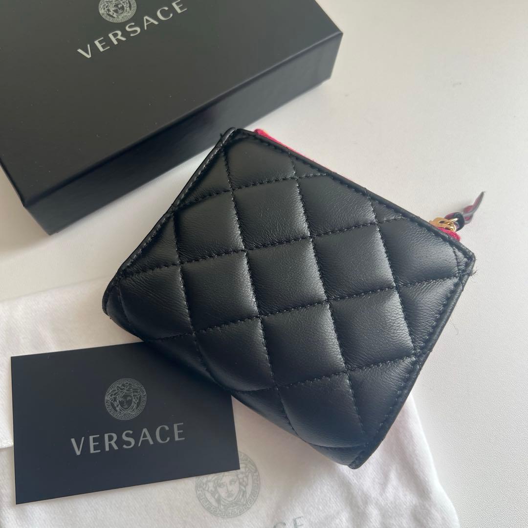 31 極上美品 VERSACE ヴェルサーチ 2つ折り財布