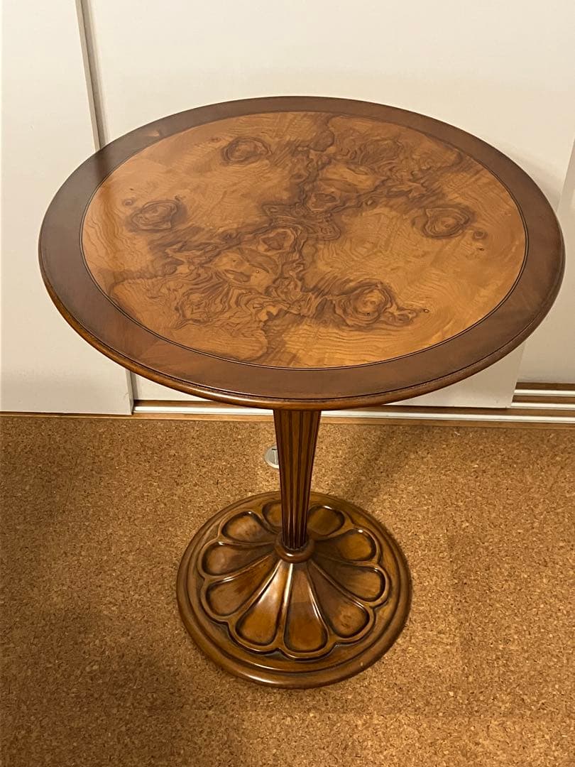 K*M様 イタリアMedea社のアール・ヌーヴォー様式ローテーブル　サイドテーブ