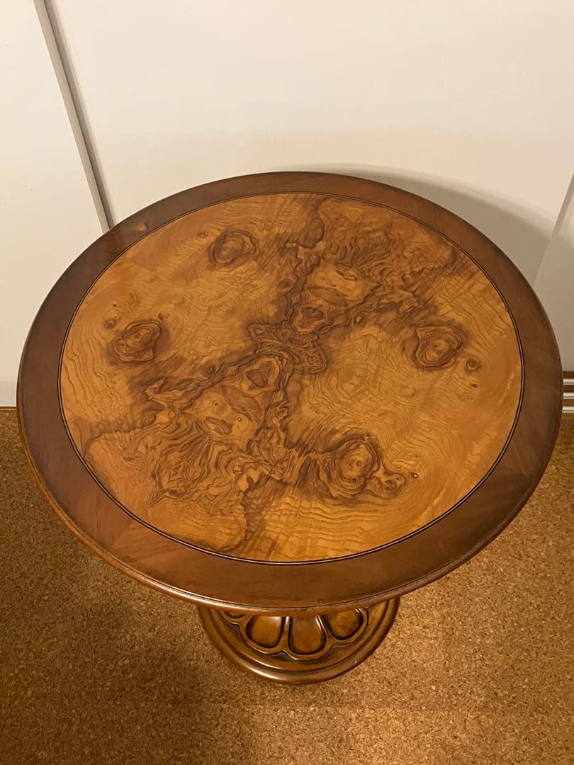 K*M様 イタリアMedea社のアール・ヌーヴォー様式ローテーブル　サイドテーブ