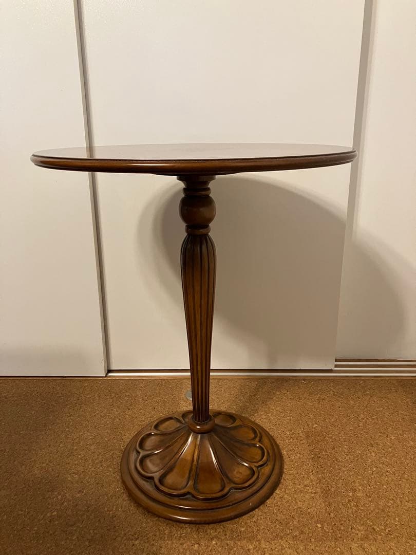 K*M様 イタリアMedea社のアール・ヌーヴォー様式ローテーブル　サイドテーブ