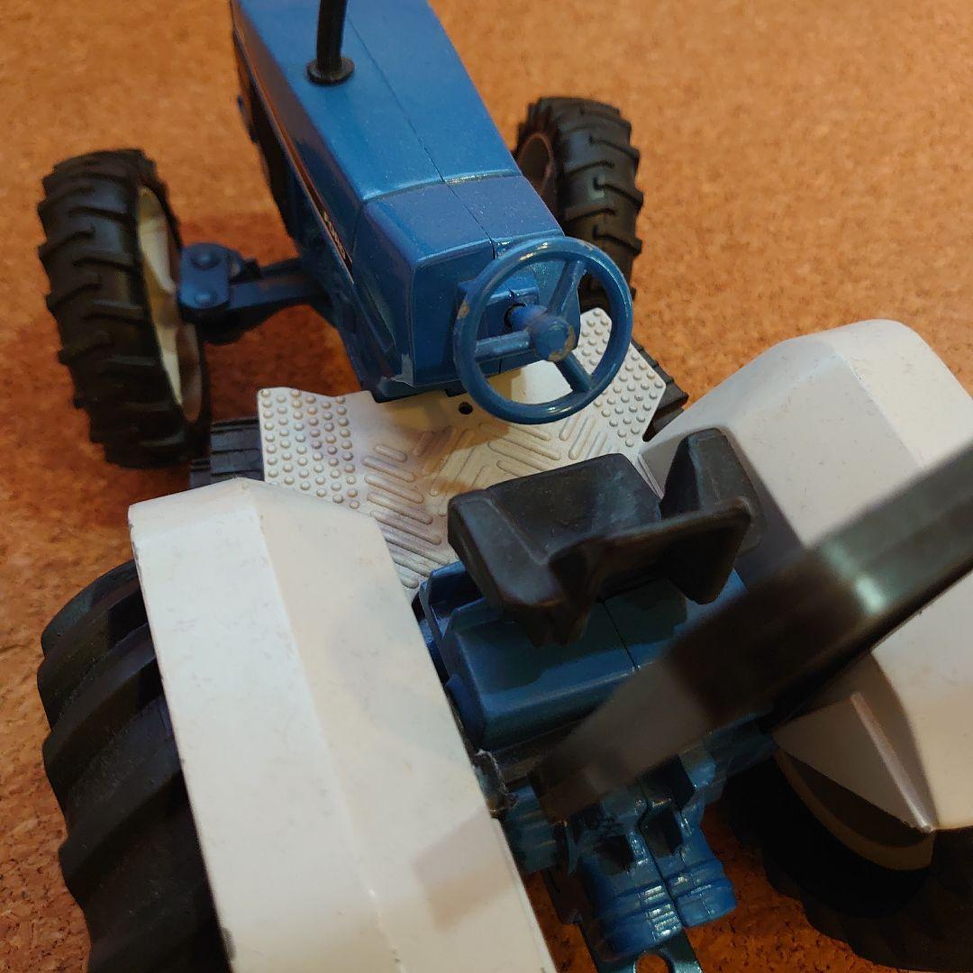 ミニカー FORD tractor 7740 ERTL made in USA