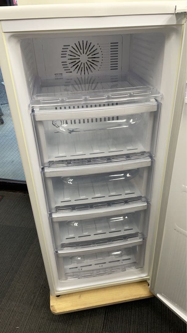 名古屋市近郊送料無料★中古格安！三菱電機ノンフロン冷凍庫 MF-U12N-W