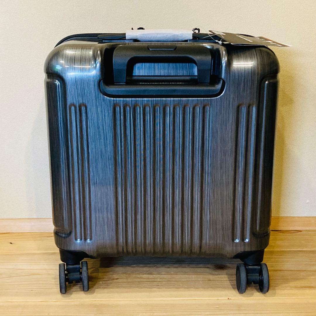 新品　未使用品　バーマス　スーツケース　33L 参考価格30,800円