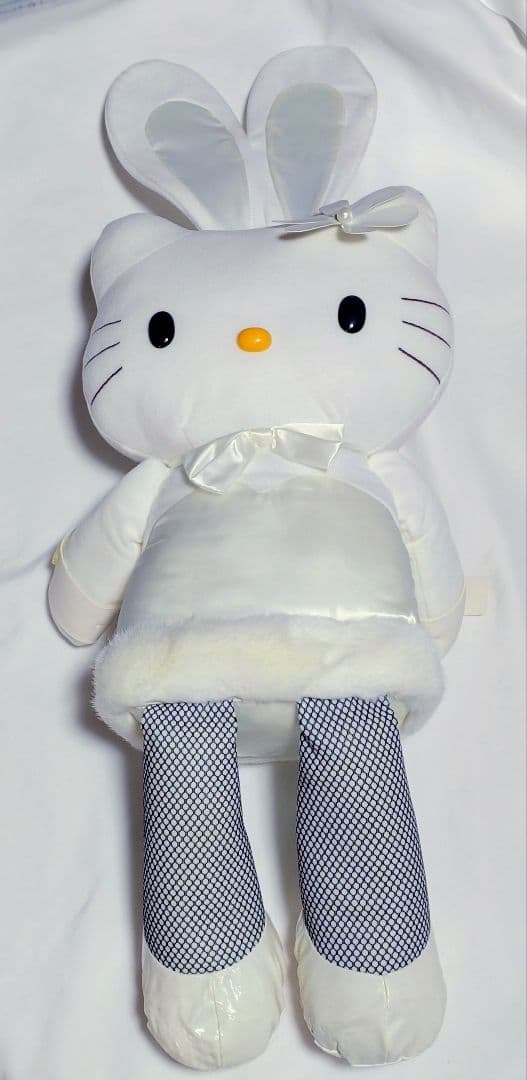 サンリオハロービッグバニーガールキティちゃんぬいぐるみ。
