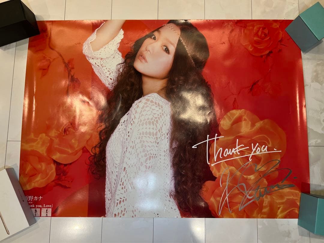 西野カナ　直筆サイン入りポスター 『Thank you, Love』