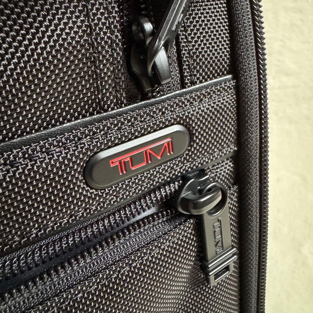 美品　TUMI コンパクト　4ウィール　キャリーケース　黒　出張　ビジネス