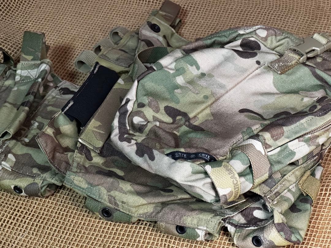 実Crye Precision AVS Detachable Chest Rig