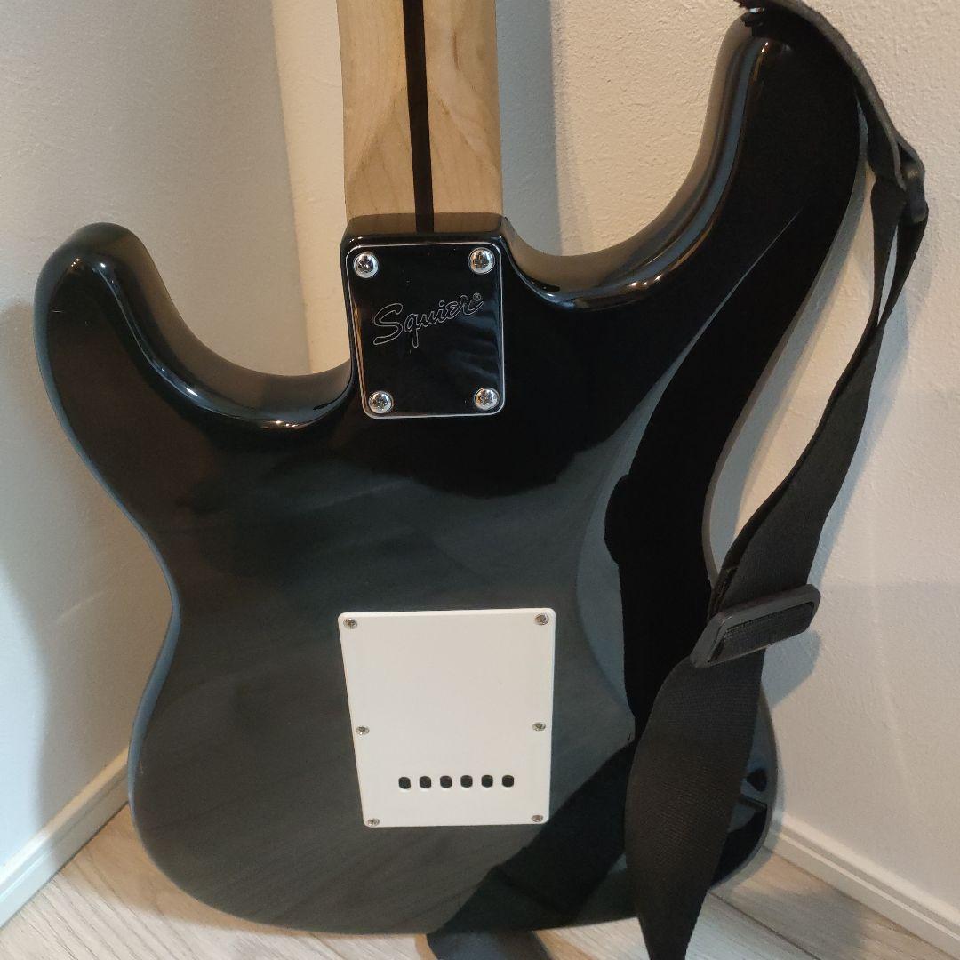 Squier ストラトキャスター ブラック ギターケース付き