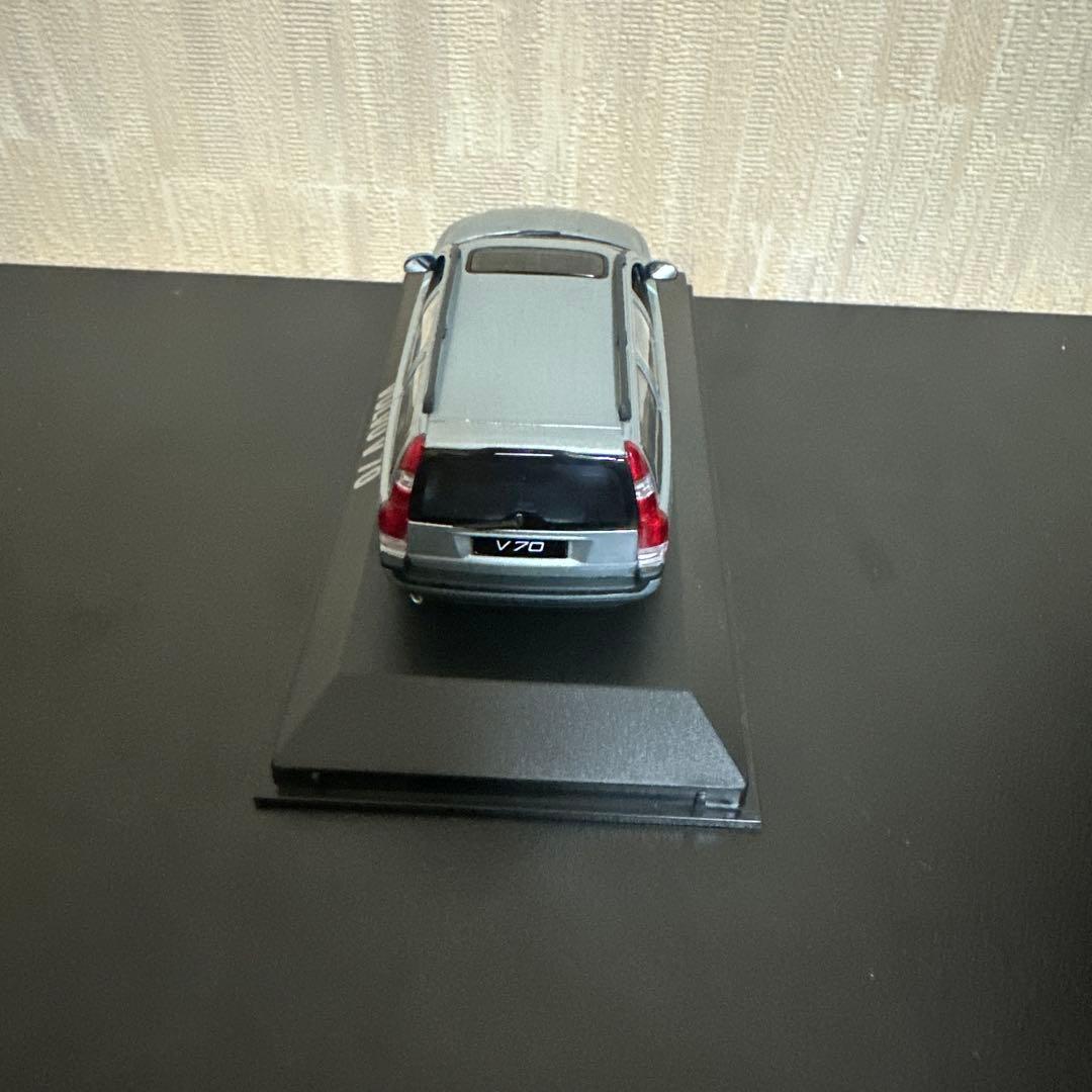ボルボ V70 1/43 スケールモデル　ミニチャンプス