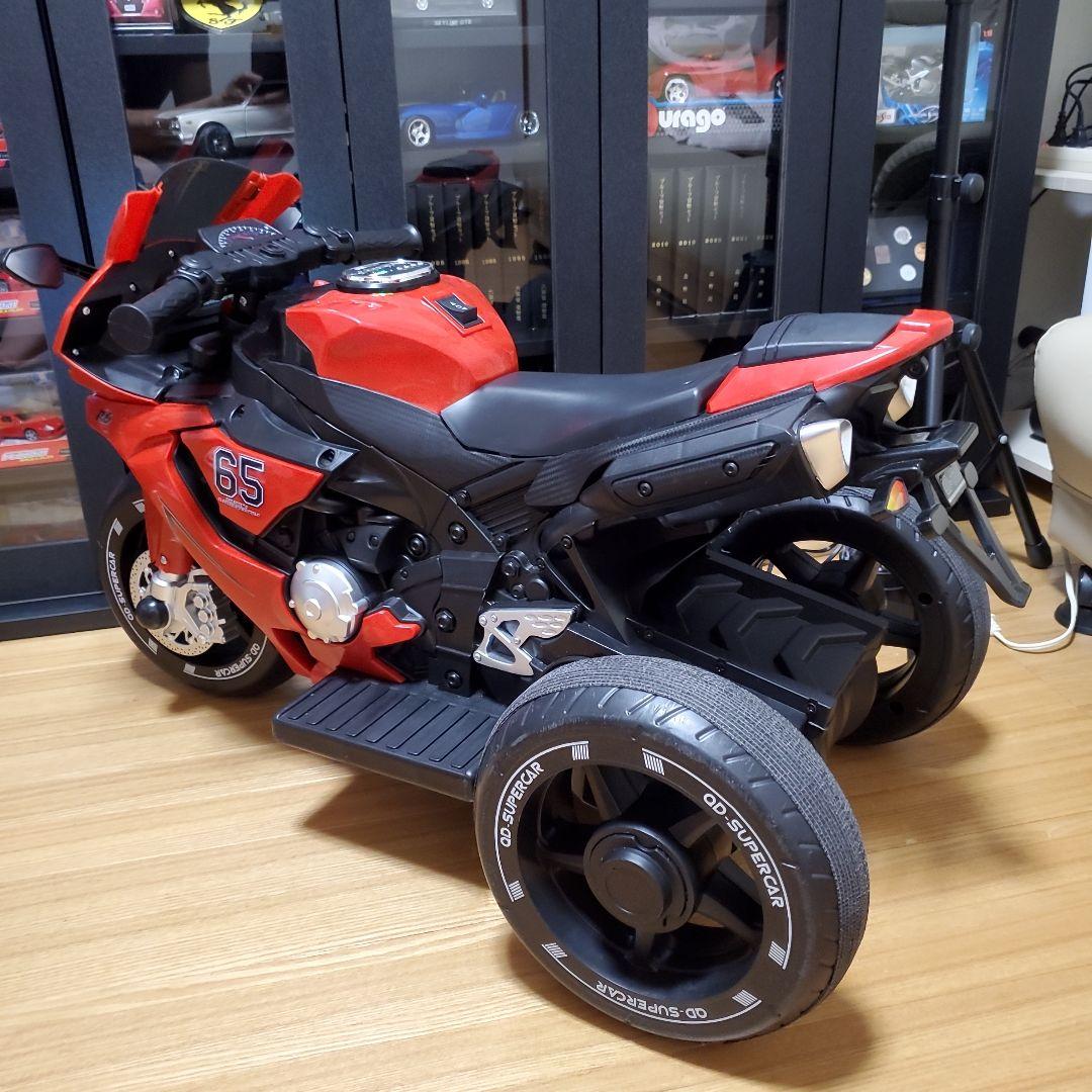 子供乗用三輪　電動バイク レッド