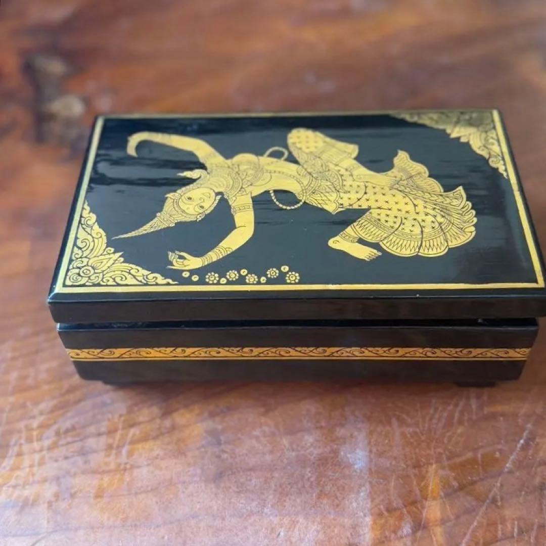 【タイ・チュンマイ】金色装飾のジュエリーボックス