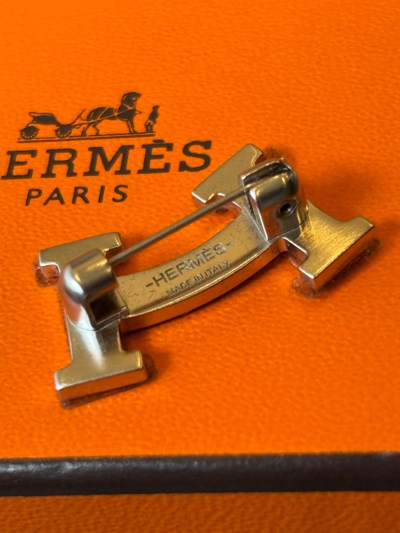 HERMES⭐︎エルメス 未使用　Hスマイル　ブローチ