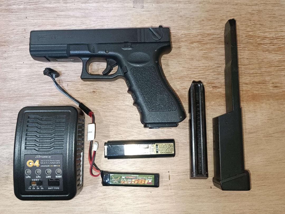 【東京マルイ】電動 グロック18C＋LiPoバッテリー＋充電器＋100連マガジン
