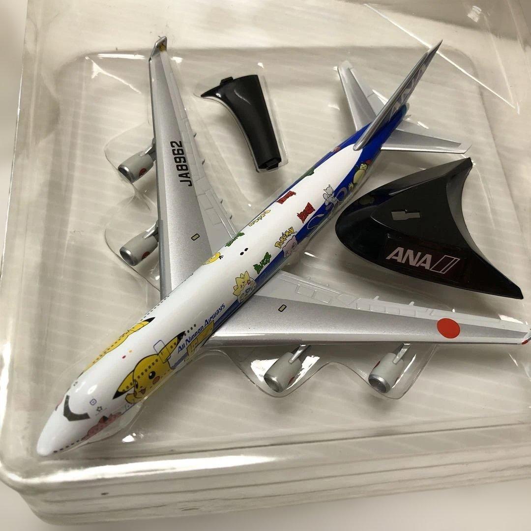 全日空商事　1/500 747ー400ポケモン　2機