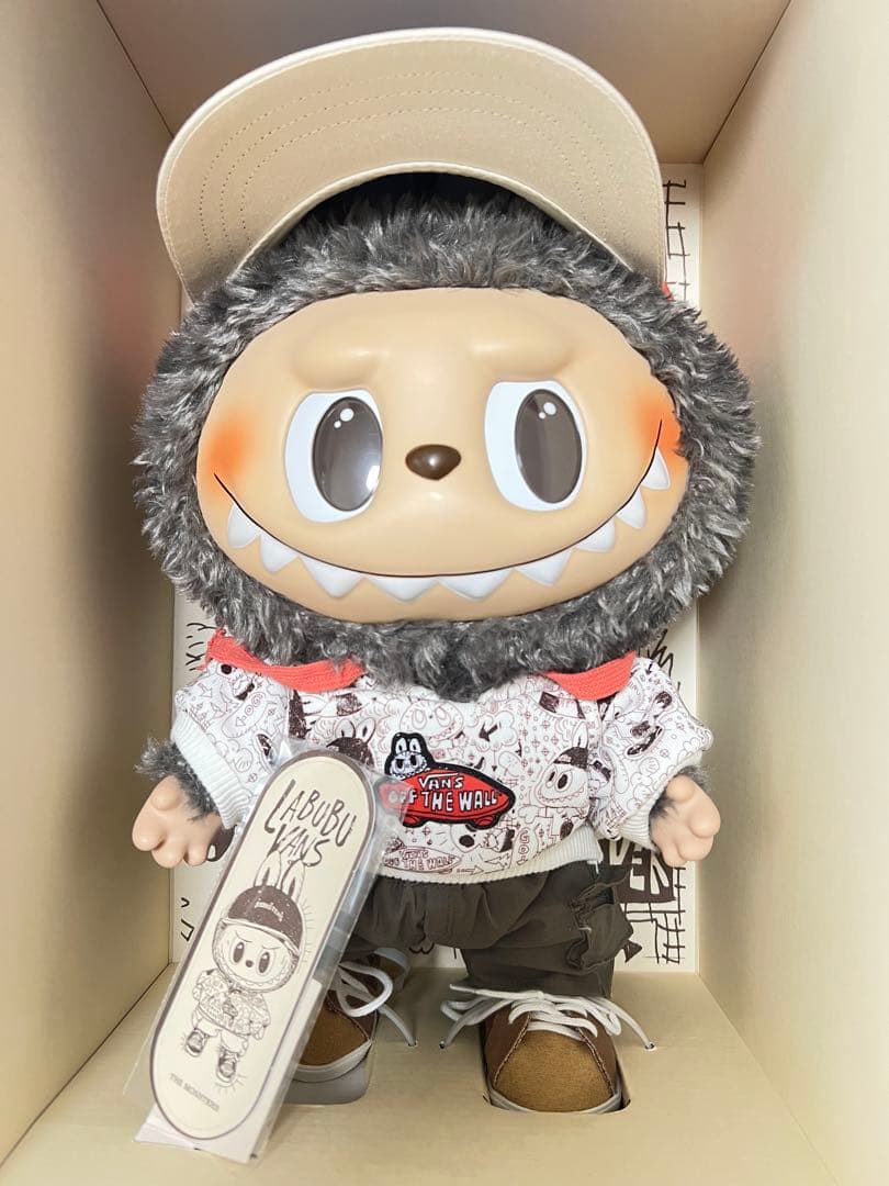 アイドル LABUBU VANS VINYL FACE DOLL