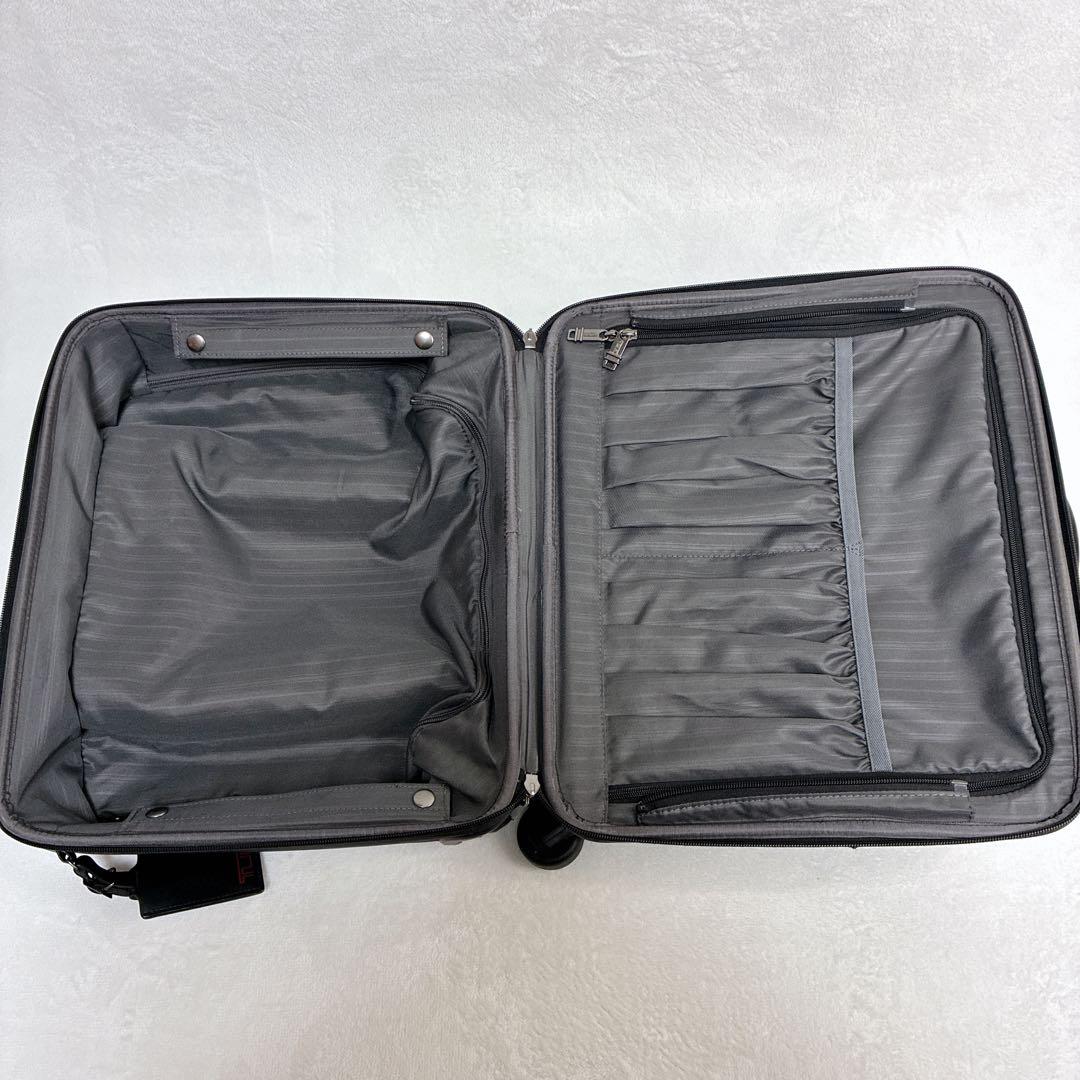 TUMI トゥミ 4輪　スーツケース 機内持ち込み可　ビジネスキャリー　ブラック
