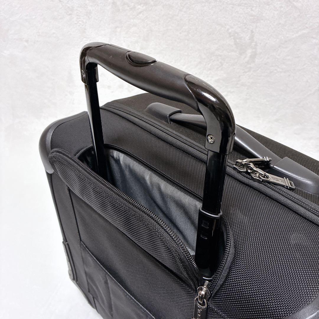 TUMI トゥミ 4輪　スーツケース 機内持ち込み可　ビジネスキャリー　ブラック