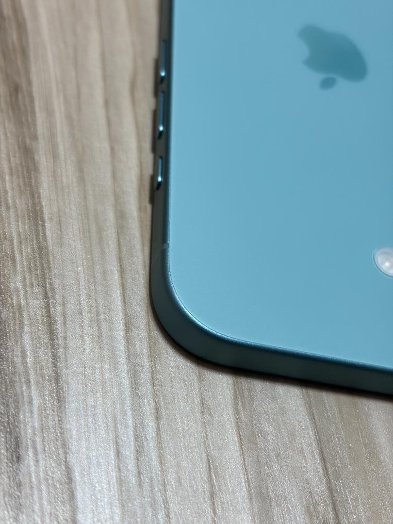 Apple iPhone 16 128GB ティール Beats純正ケース付