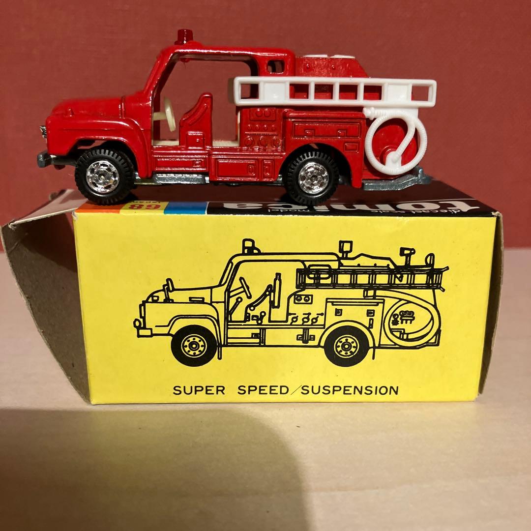 黒箱　トミカ いすゞ　ポンプ　消防車　68 日本製