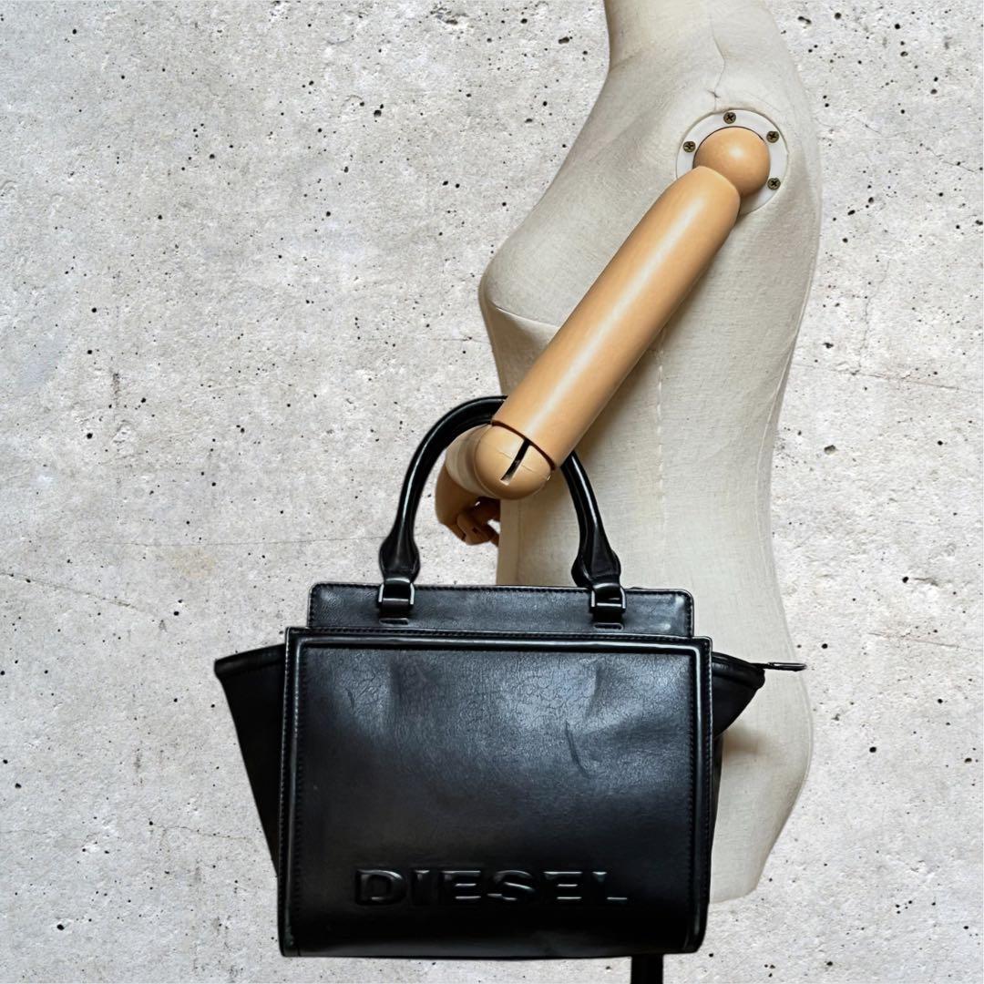 良品　ディーゼル　ハンドバッグ　レザー　エンボス　BADIA 腕掛け　黒