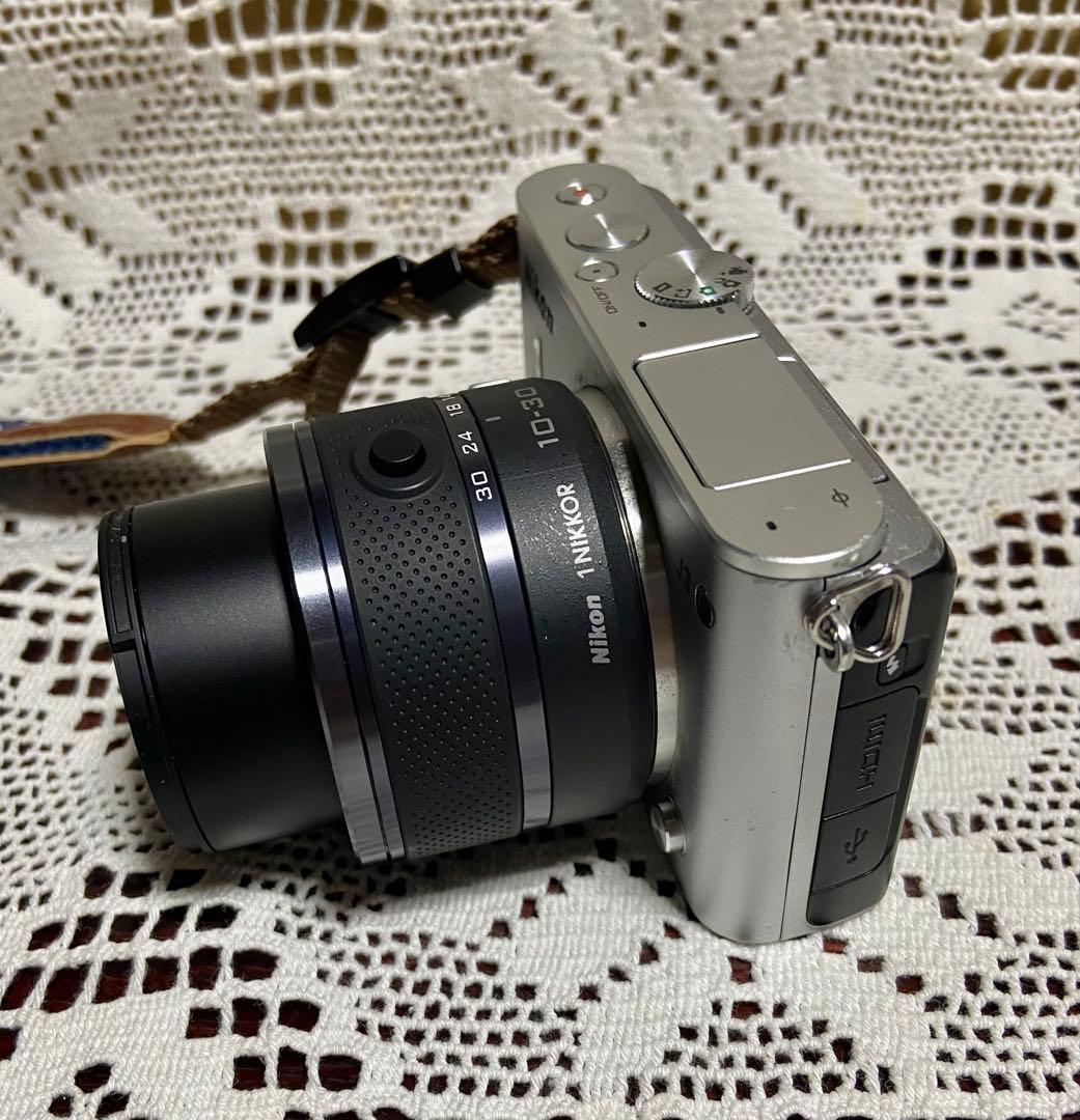 Nikon 1 J3 ミラーレスカメラ シルバーカメラケース付き