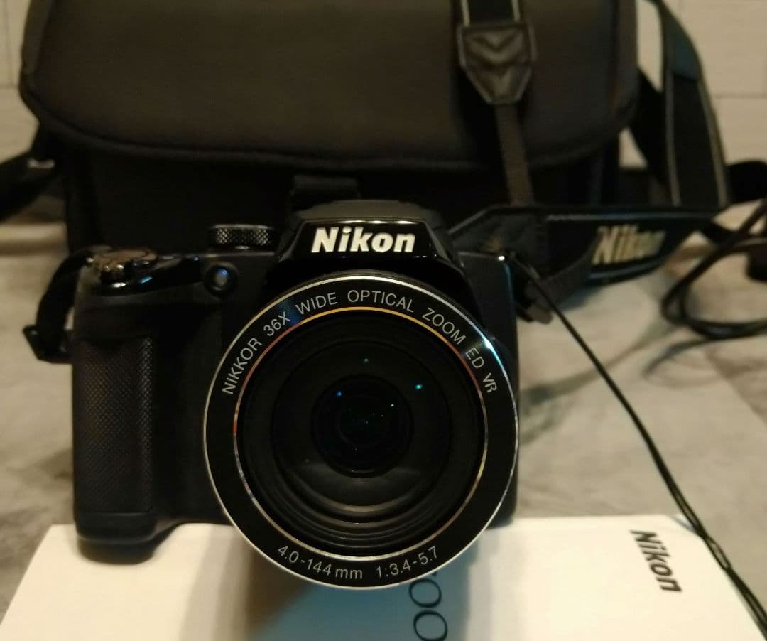 Nikon COOLPIX P500 本体と付属品