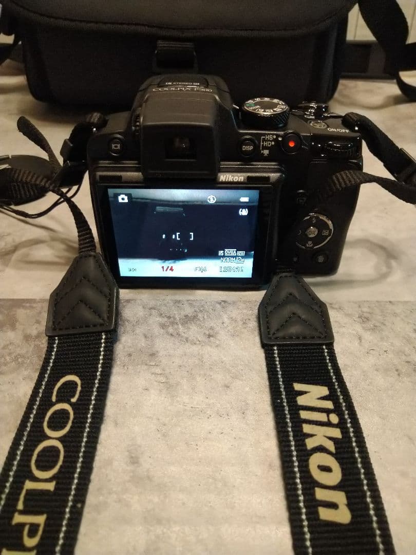Nikon COOLPIX P500 本体と付属品