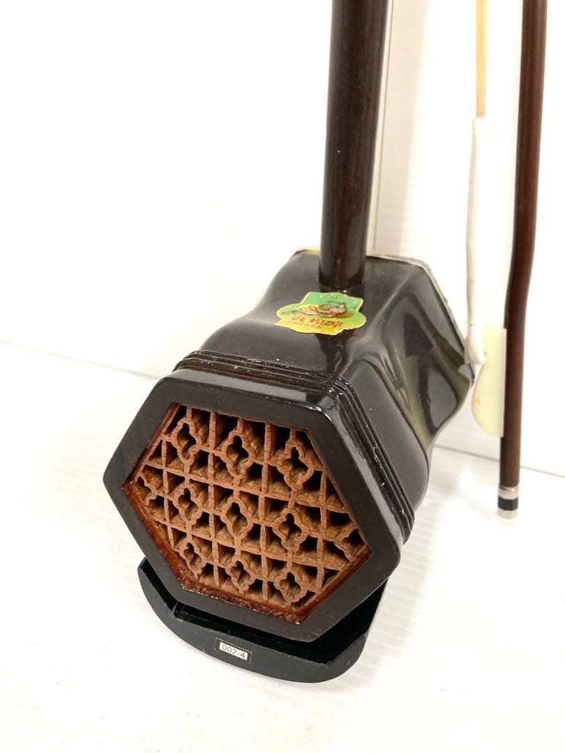 上海民族楽器◆二胡◆蛇皮 弓／駒／調子笛／ハードケース／取扱説明書付き 弦楽器