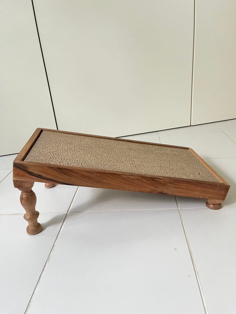 【美品】オルネコ　クルミの木の爪とぎ