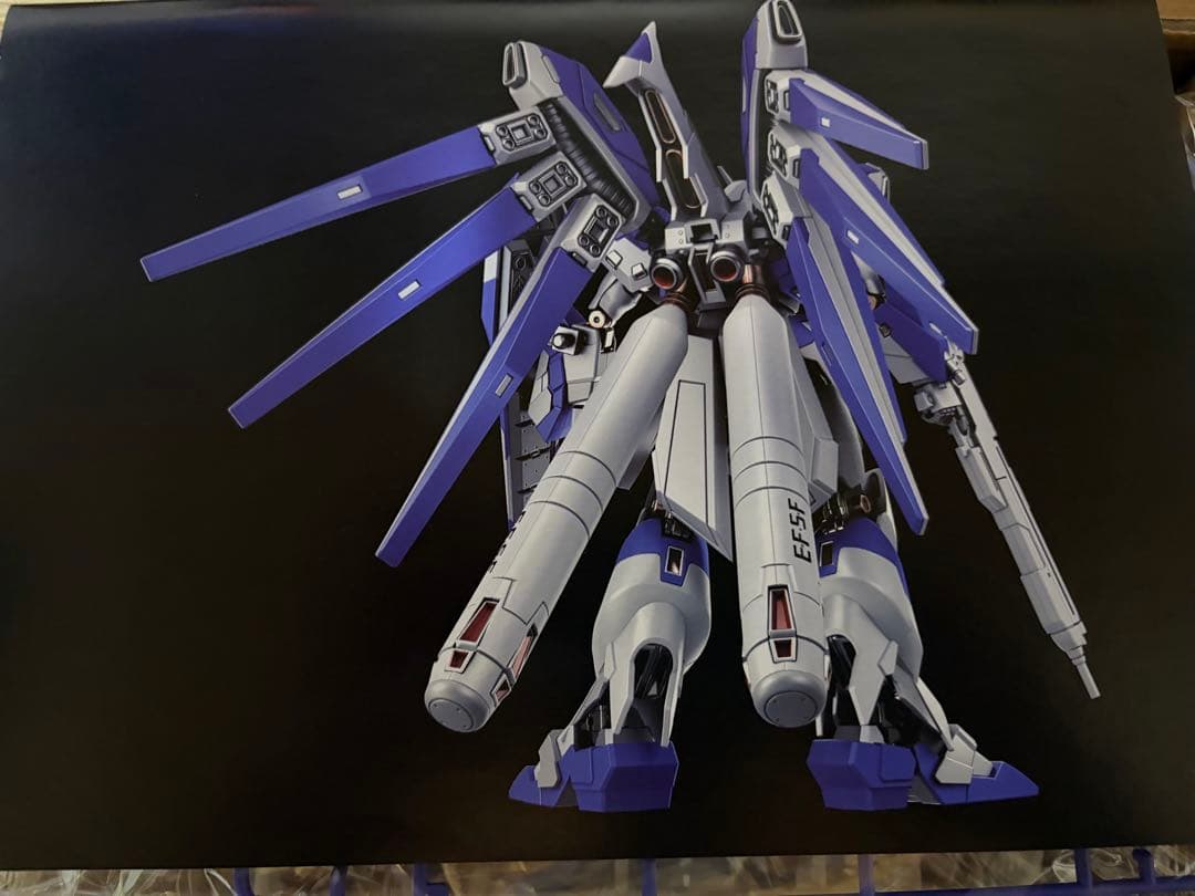 海外製　ハイニューガンダム　(バンダイ製で1/144 相当サイズ)