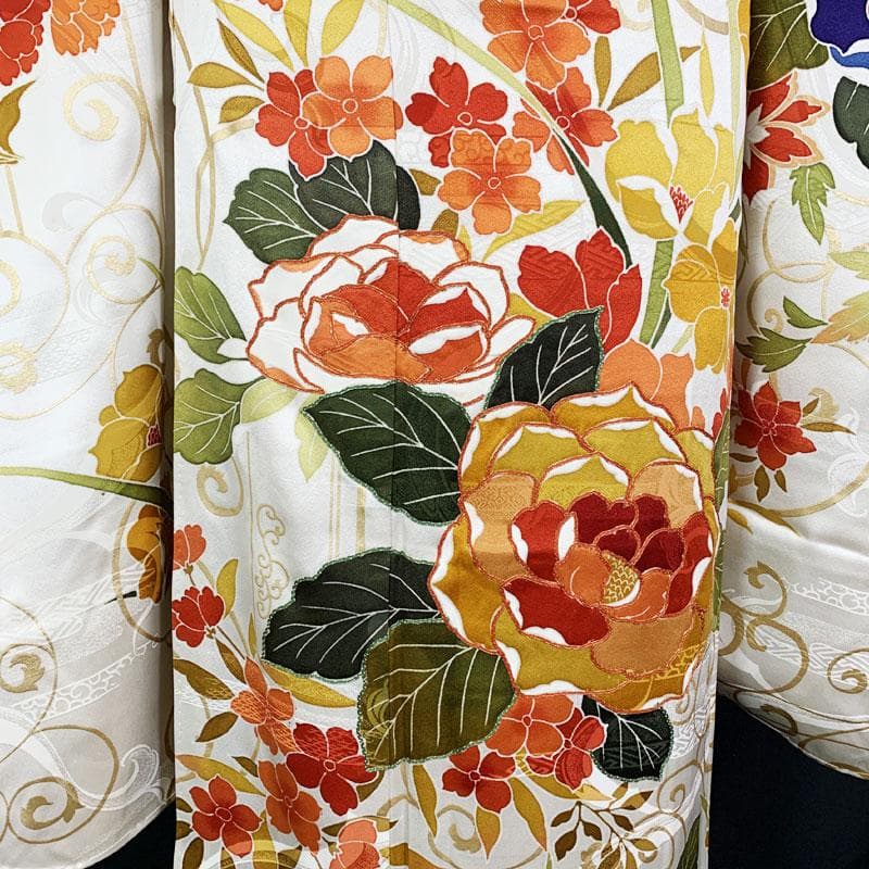 507z45☆中振袖 金駒刺繍 金彩 地紋 薔薇 唐草 ホワイト☆成人式 結婚式