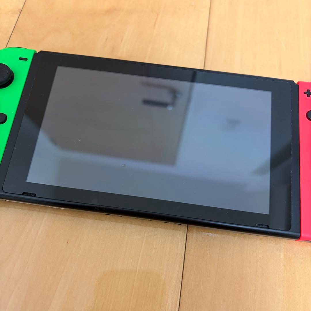 Nintendo Switch グリーン/レッド 本体　ニンテンドースイッチ