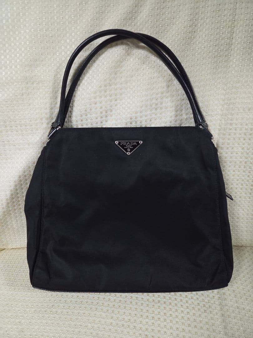 PRADA ブラック ナイロン ハンドバッグ