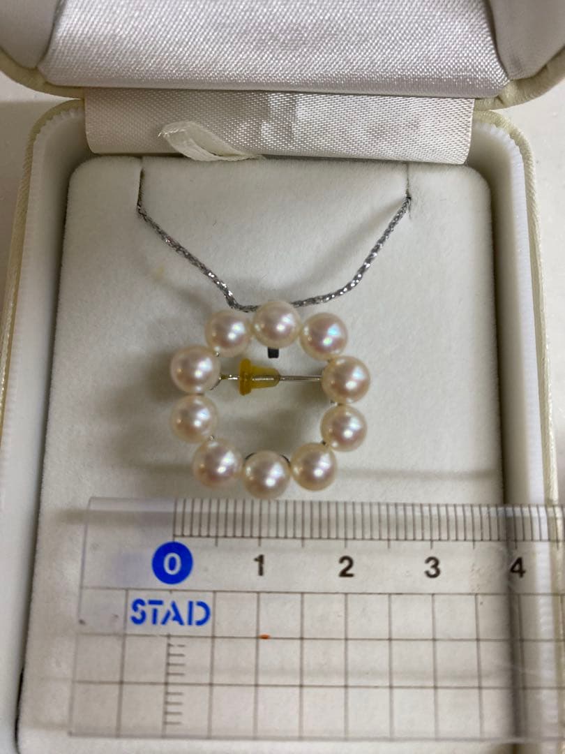 真珠リング型ブローチ