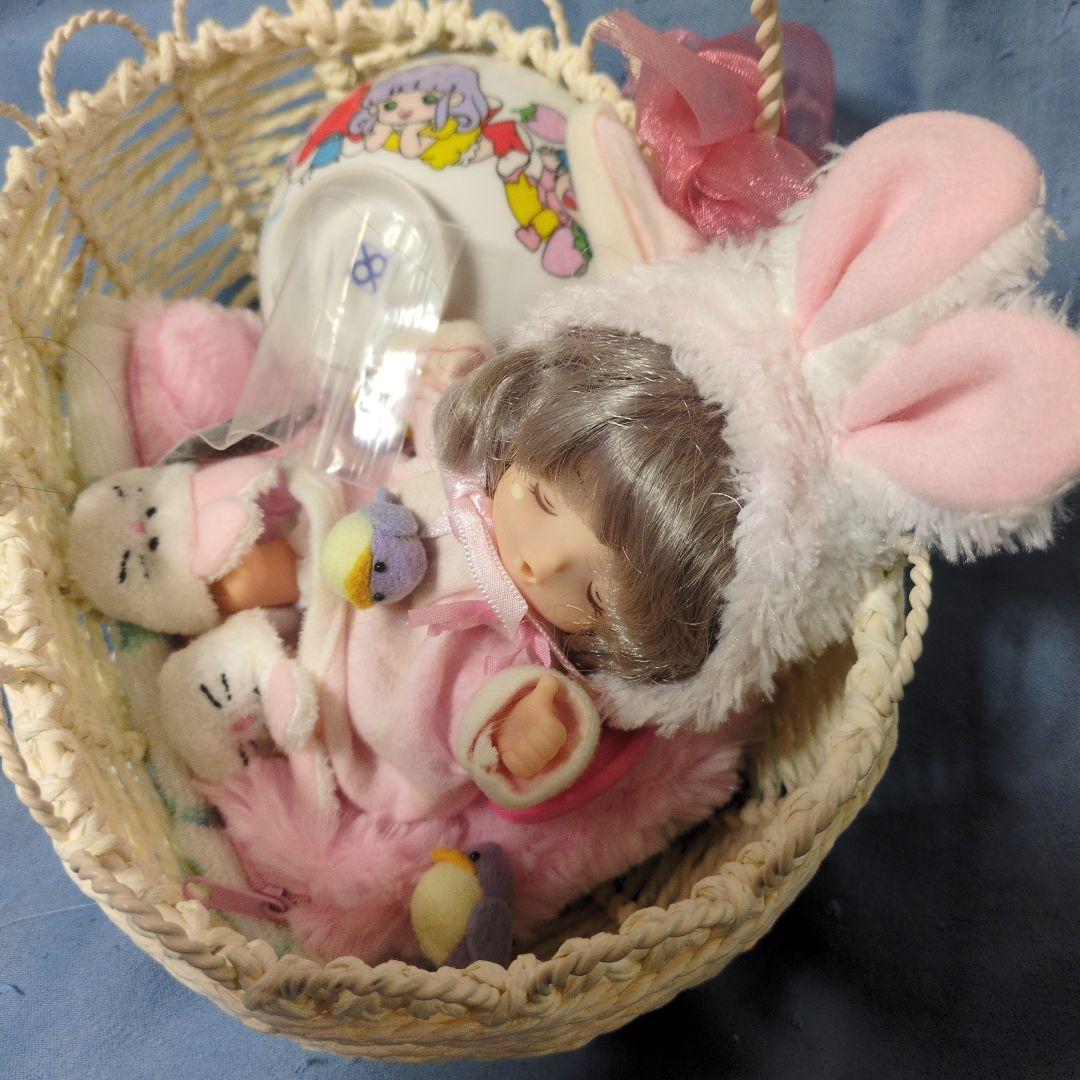 とんがり帽子のメモル 眠り顔のお人形　指しゃぶり人形