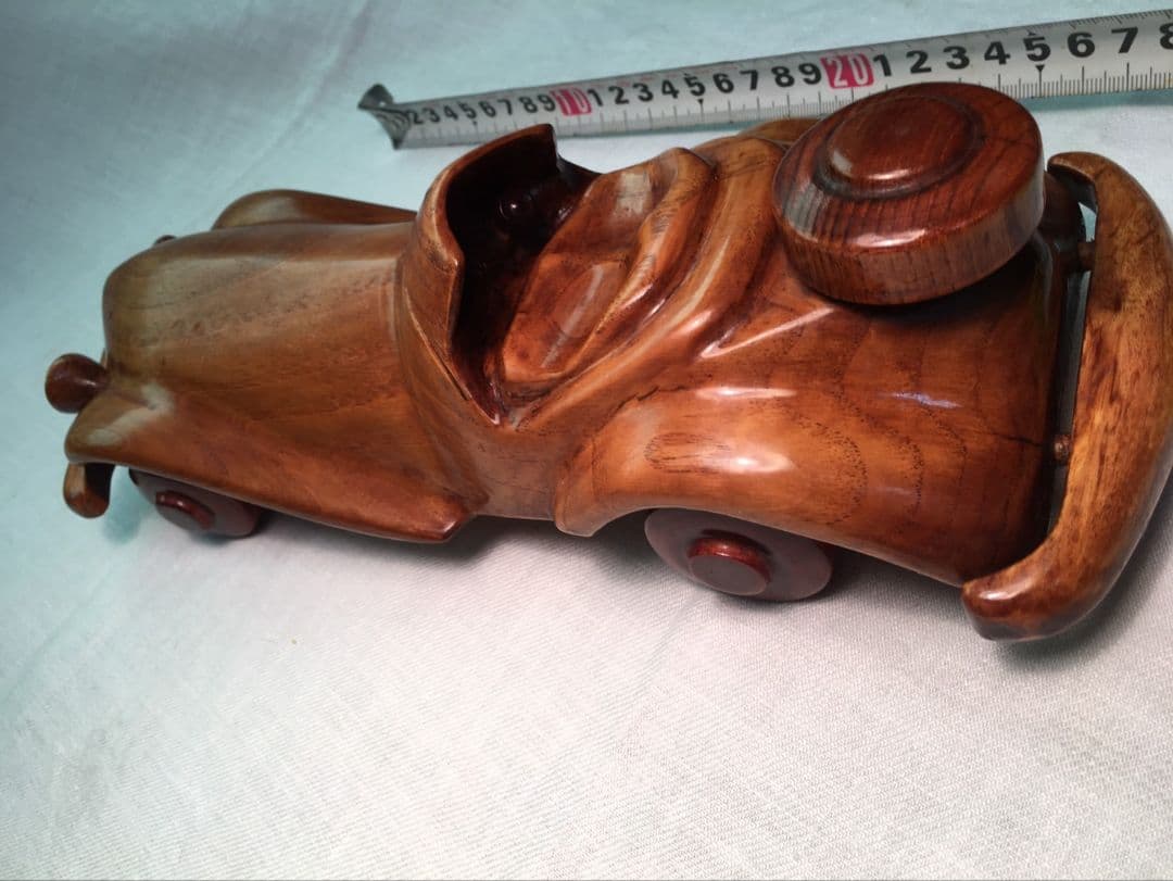 木工　オールドスポーツカー