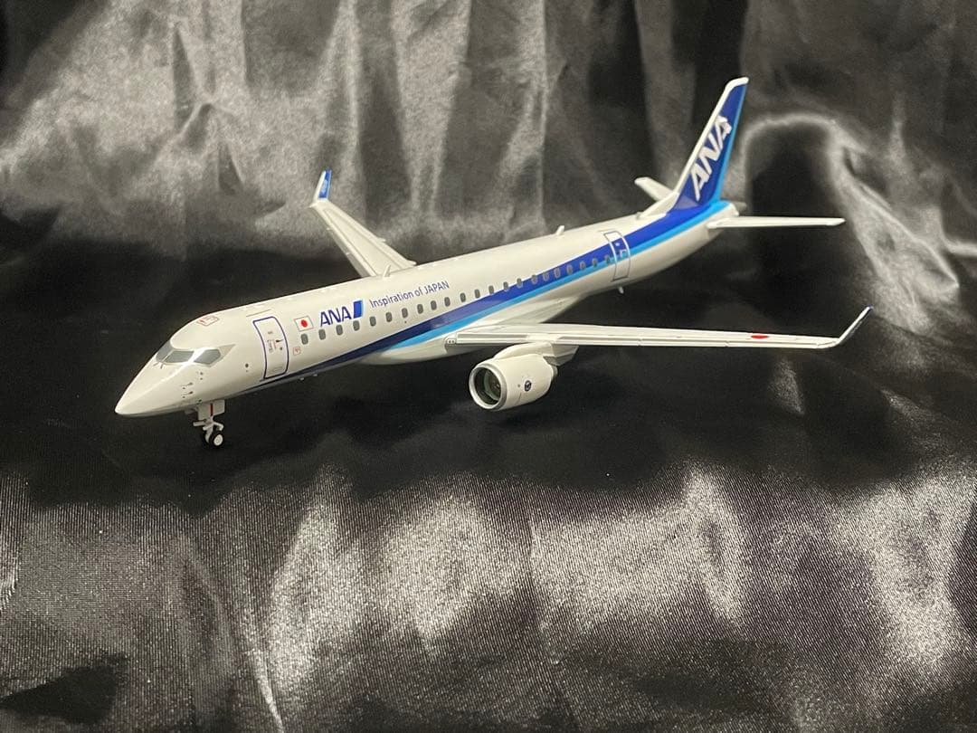 [全日空商事]1/200 ANA 三菱MRJ90 滑走路パネル付 MR29008