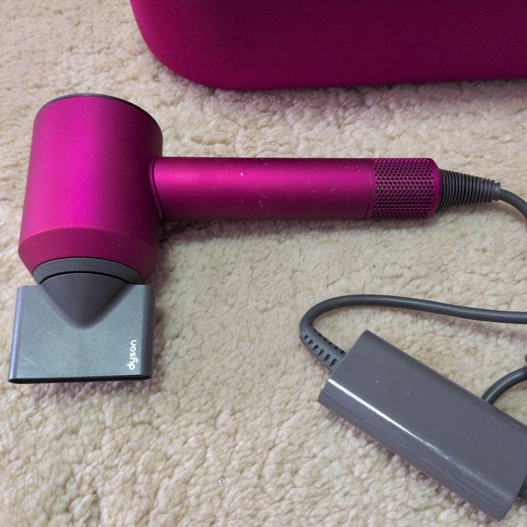 【値下げ】dysonピンク ヘアドライヤー 専用ケース付き