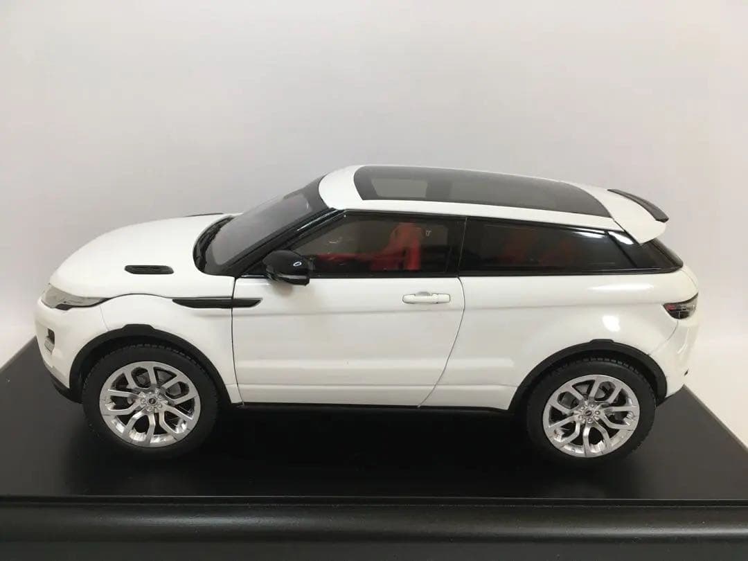 レンジローバー イヴォーク 1/18 ミニカー ホワイト年始セール‼︎