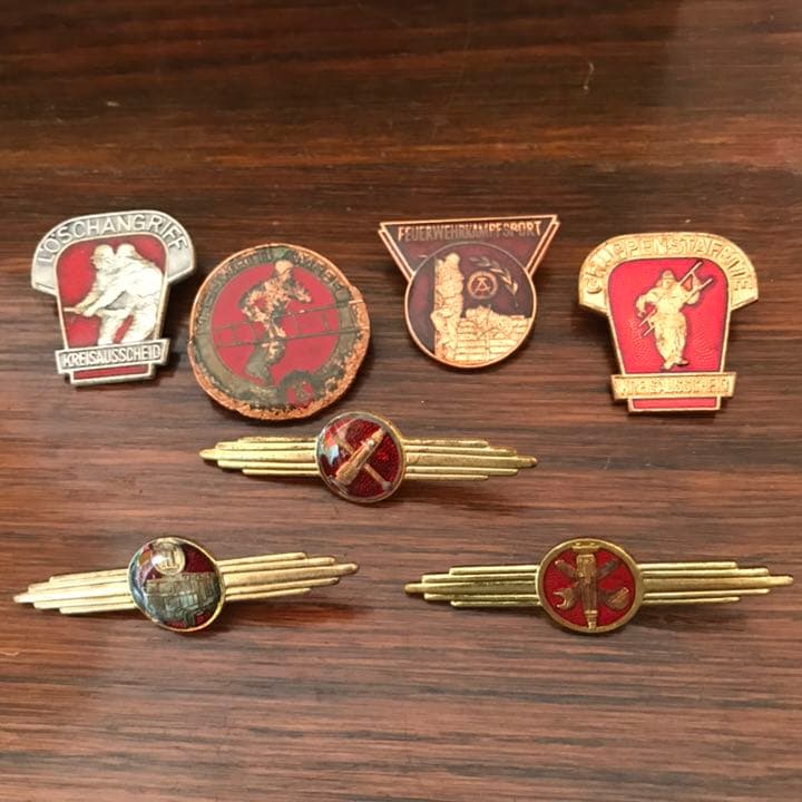 レア！ 東ドイツ時代 実物バッジ類7個セット 社会主義/米軍店舗什器ヴィンテージ