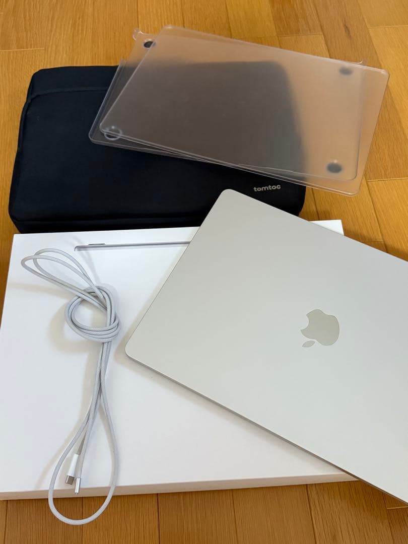 MacBook M2 2023 15インチ シルバー