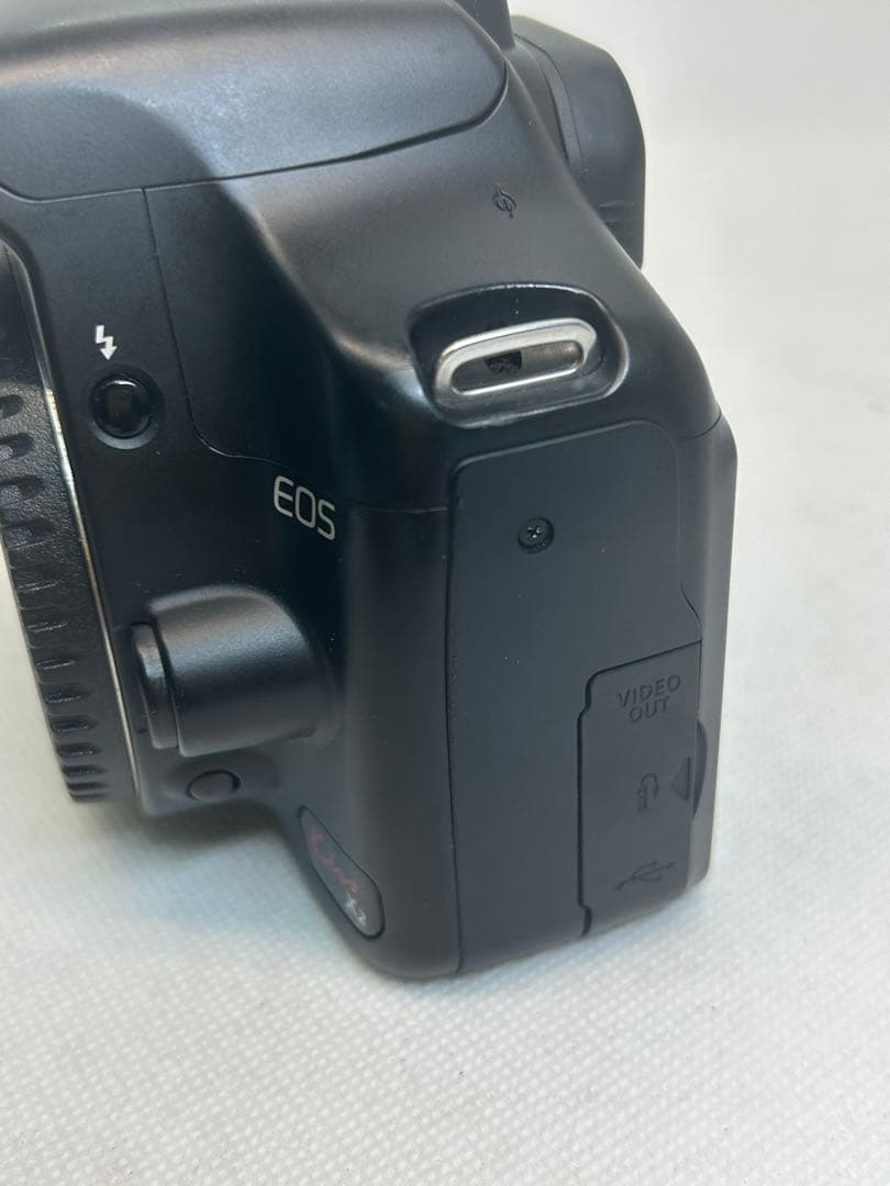 美品　キャノン　EOS Kiss X２