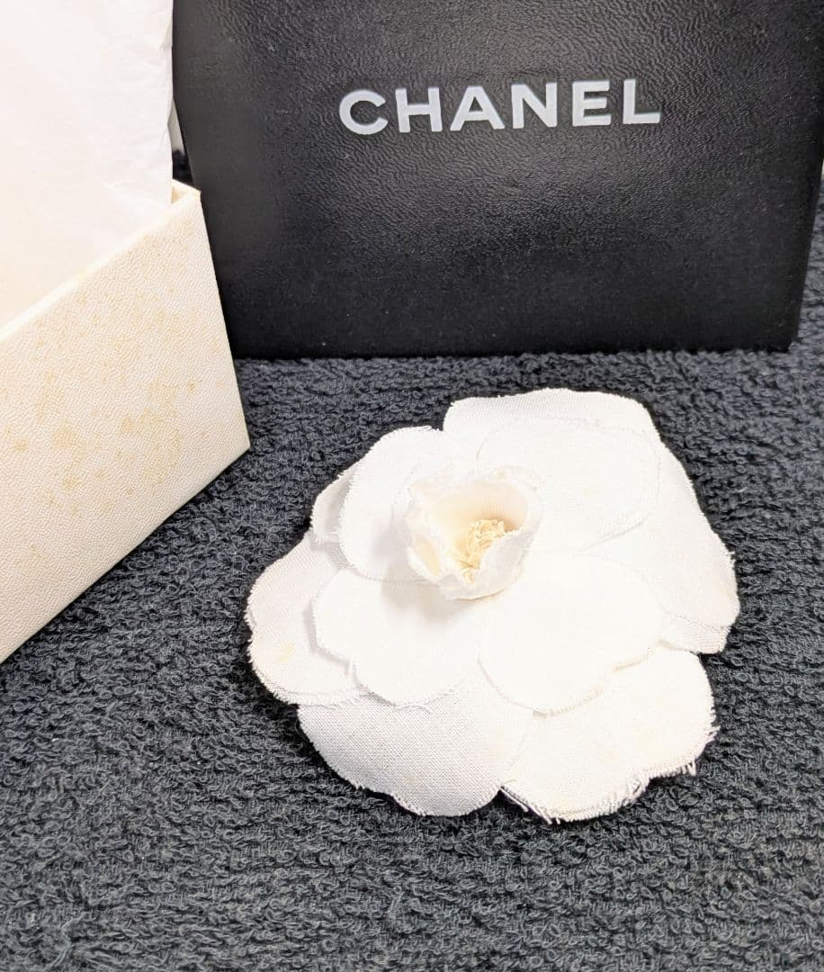 CHANEL シャネル カメリア ブローチ　ゴールドプレート