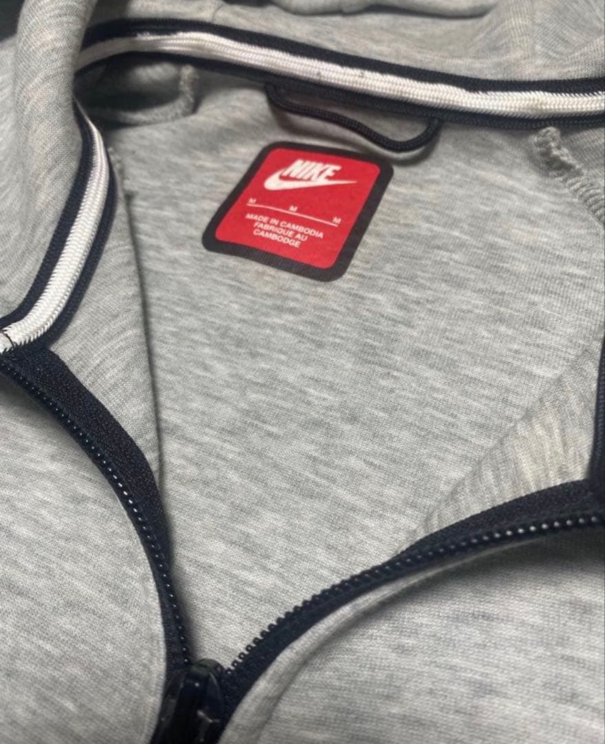 Nikeテックフリース廃盤M