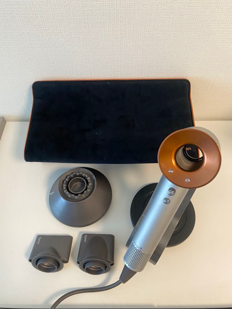 美品　ダイソン ドライヤー コッパー　限定モデルHD03