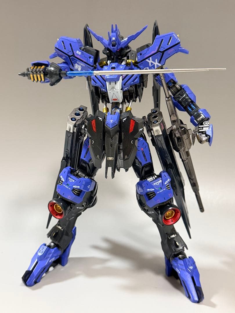 【イカスミバルバトスルプスMG】ガンプラ完成品　MGガンダムヴィダール