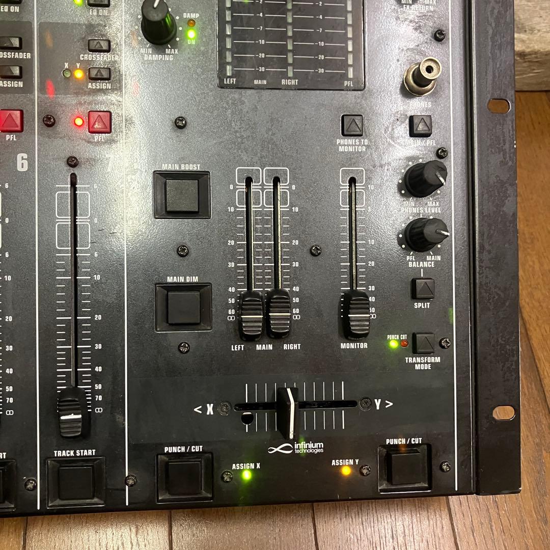 Behringer DX2000USB DJミキサー