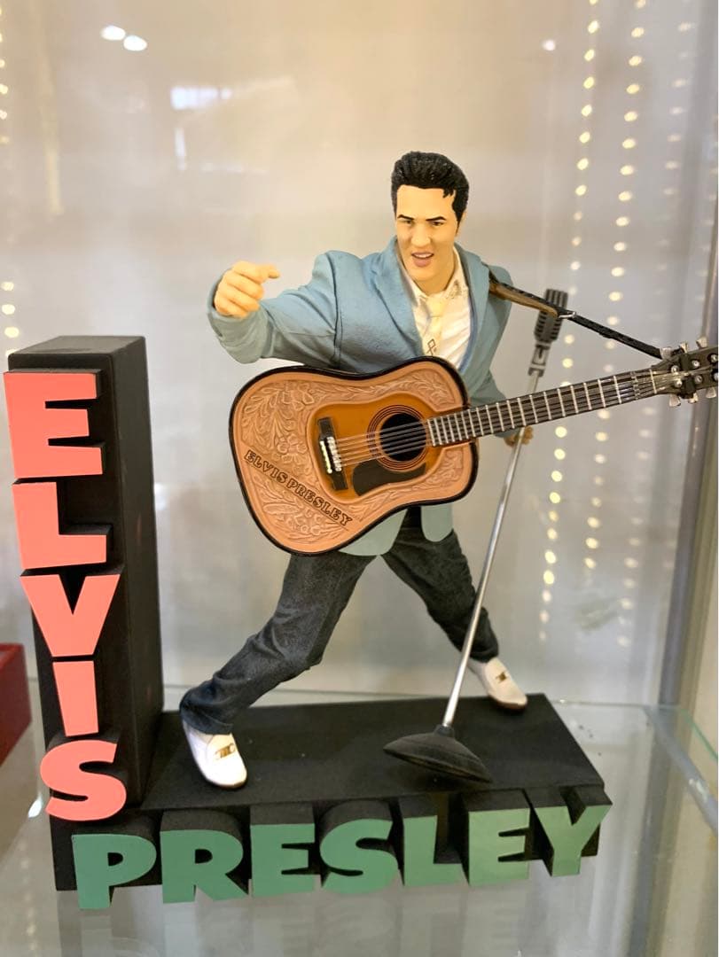 エルビス　プレスリー　フィギュア　マクファーレン　ELVIS PLESRY